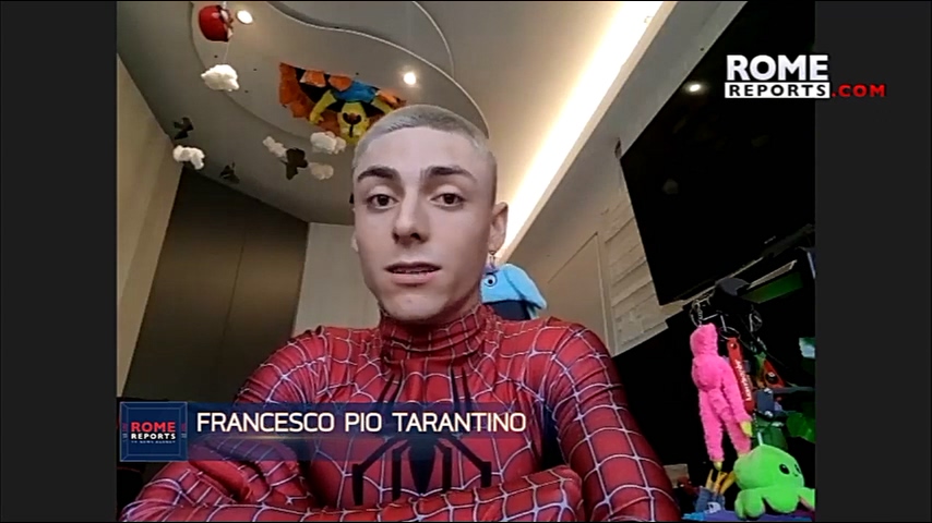 Spiderman visits Pope Francis again this time it',s a 19 year old (480p).mp4_20230515_000947.654.jpg