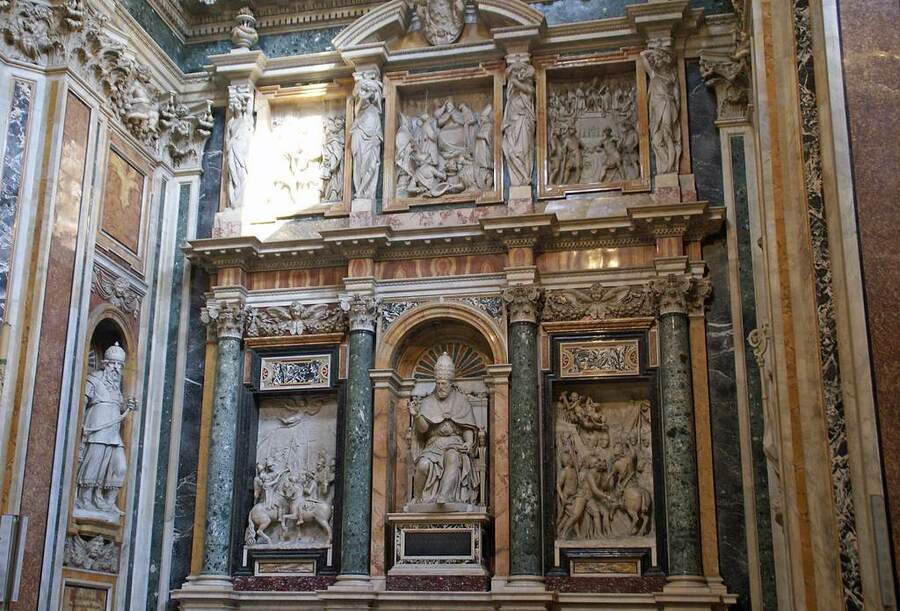 tomb of Pope Clement VIII 1605.jpg
