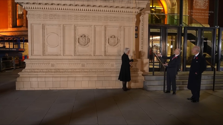 New Statue of Queen Elizabeth II and Prince Phillip at Royal Albert Hall Unveiled by King and Queen (1080p).mp4_20240121_23.jpg