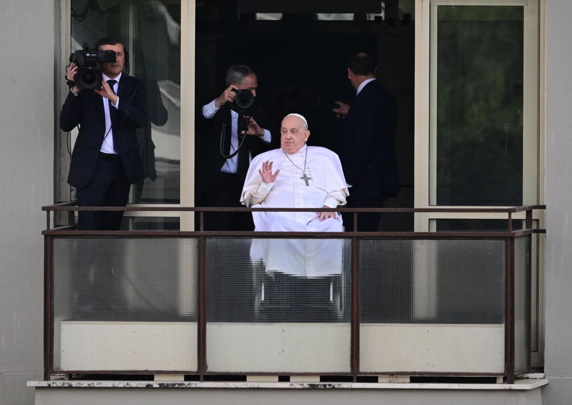 ITALY-VATICAN-POPE-HEALTH-ymcsn1a4.webp